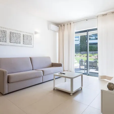 #145 Cavalo Preto C103 Flat By Holidays *